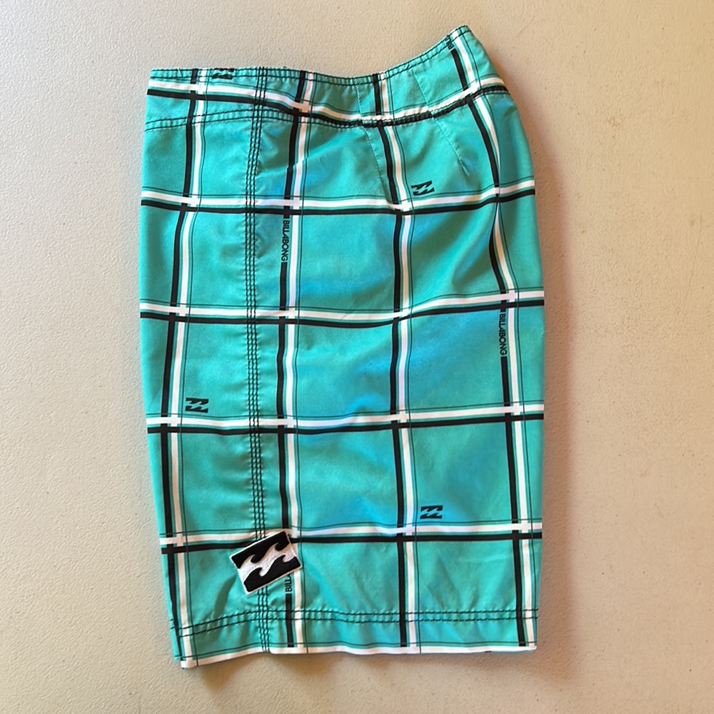 Billabong Board Shorts (33) - Picture 9 of 9